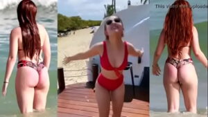 Image Maika Monroe Nude
 Larissa Manoela De Biquíni Na Praia